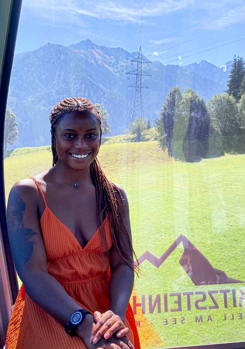 Portrait in passenger ropeway