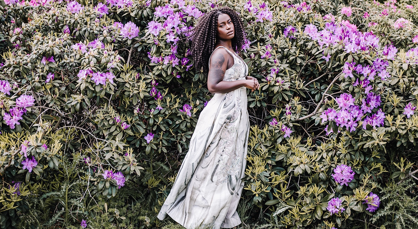 Full body shot in flower bed_cissiama