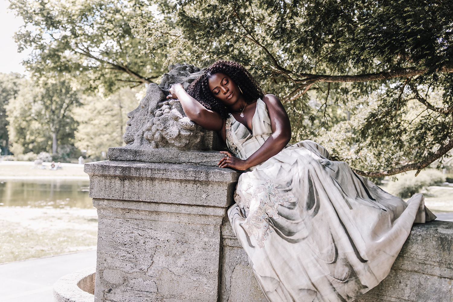 Full outfit side shot laying new_cissiama