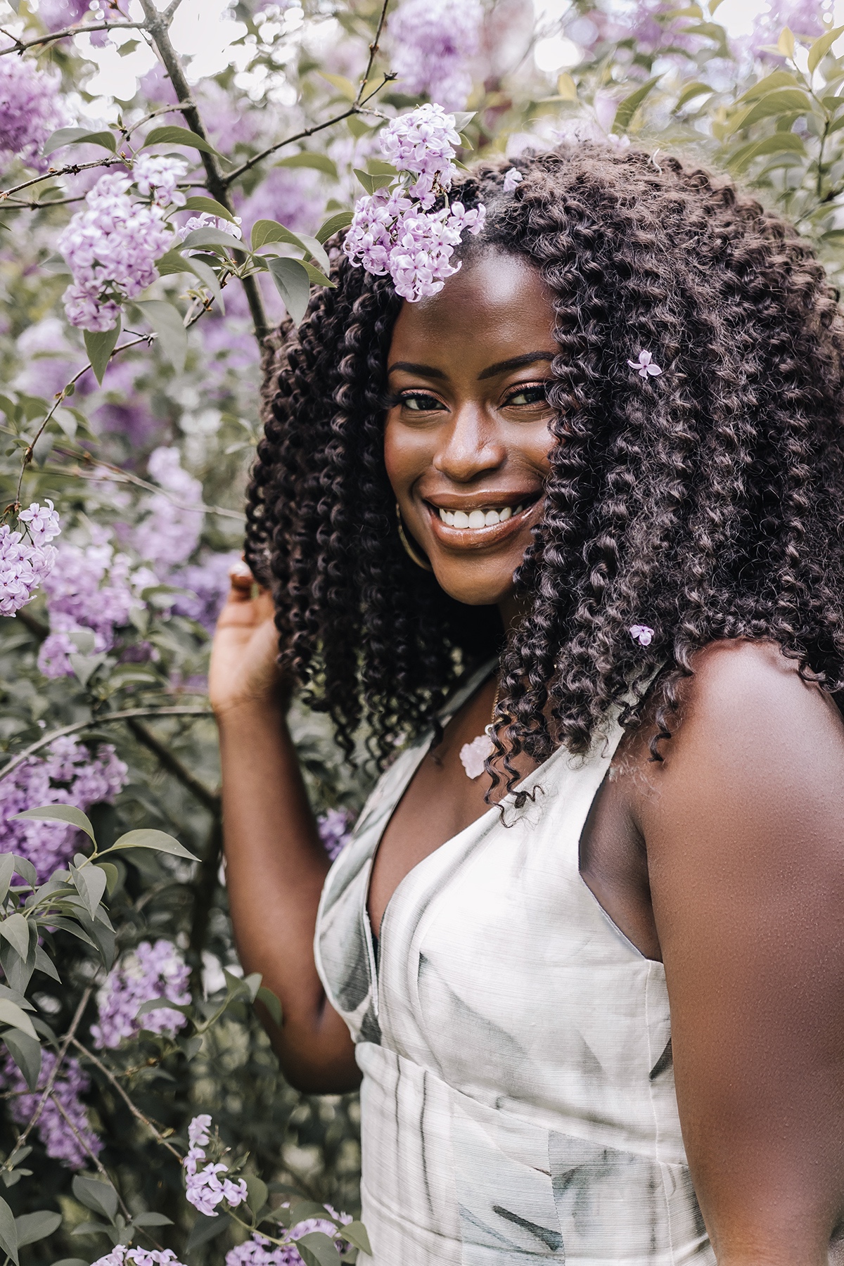 Portrait with flowers_cissiama